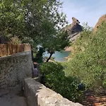 Le Peneque Des Anges