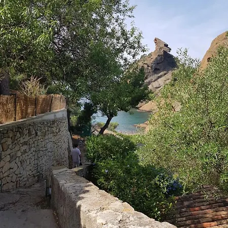 Le Peneque Des Anges